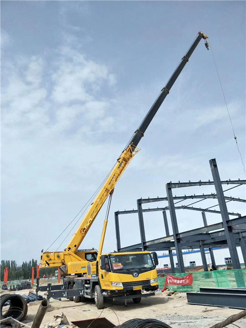 麻章区超高层建筑钢结构吊装案例